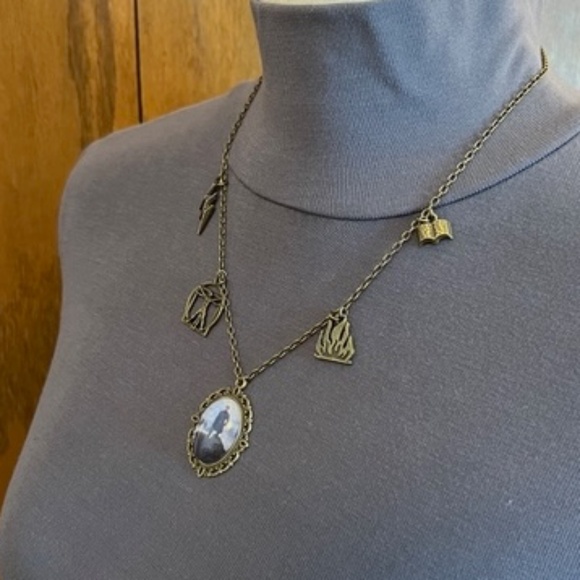 Victor Frankenstein Handmade Character Necklace, Wanderer Above the Sea of Fog - Picture 5 of 15